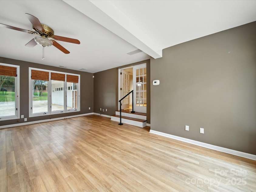 4600 Carmel Vista Lane, Charlotte, NC 28226.  MLS# CAR4293155, YatesRealty ID 34036. 