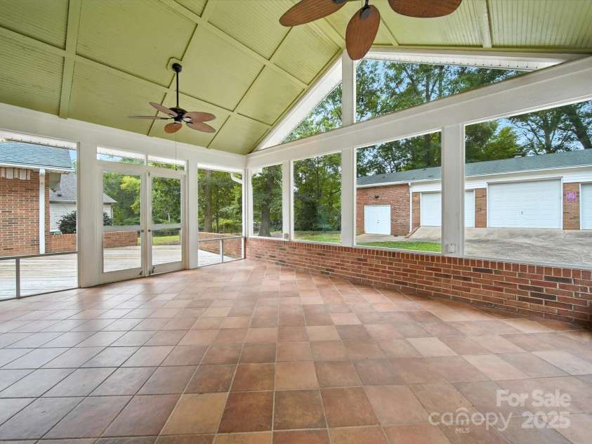4600 Carmel Vista Lane, Charlotte, NC 28226.  MLS# CAR4293155, YatesRealty ID 34036. 