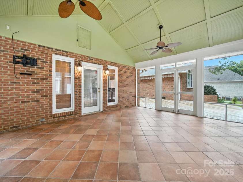 4600 Carmel Vista Lane, Charlotte, NC 28226.  MLS# CAR4293155, YatesRealty ID 34036. 