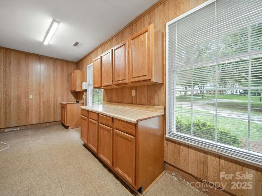 4600 Carmel Vista Lane, Charlotte, NC 28226.  MLS# CAR4293155, YatesRealty ID 34036. 