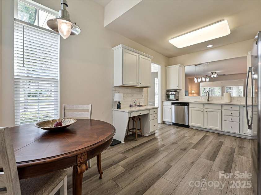 20037 Dovekie Lane, Fort Mill, SC 29707.  MLS# CAR4294257, YatesRealty ID 34039. Kitchen