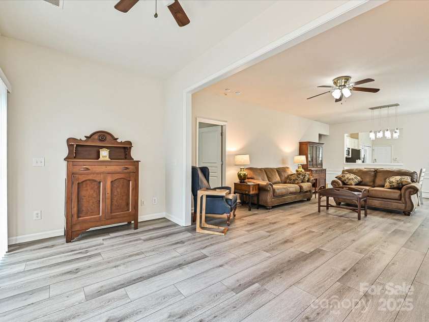 20037 Dovekie Lane, Fort Mill, SC 29707.  MLS# CAR4294257, YatesRealty ID 34039. Sun Rm