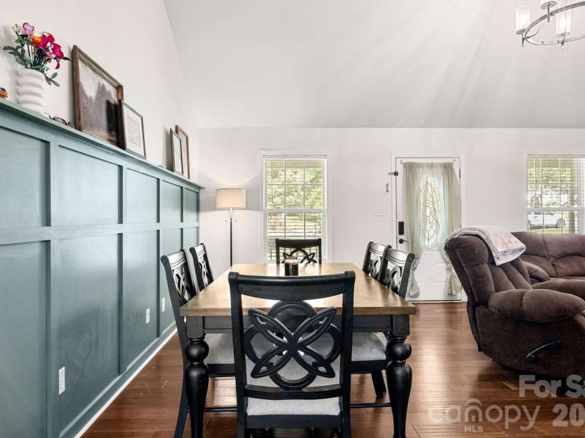 510 Roberts Avenue, York, SC 29745.  MLS# CAR4396414, YatesRealty ID 34039. Dining area