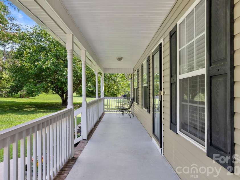 510 Roberts Avenue, York, SC 29745.  MLS# CAR4396414, YatesRealty ID 34039. Front porch