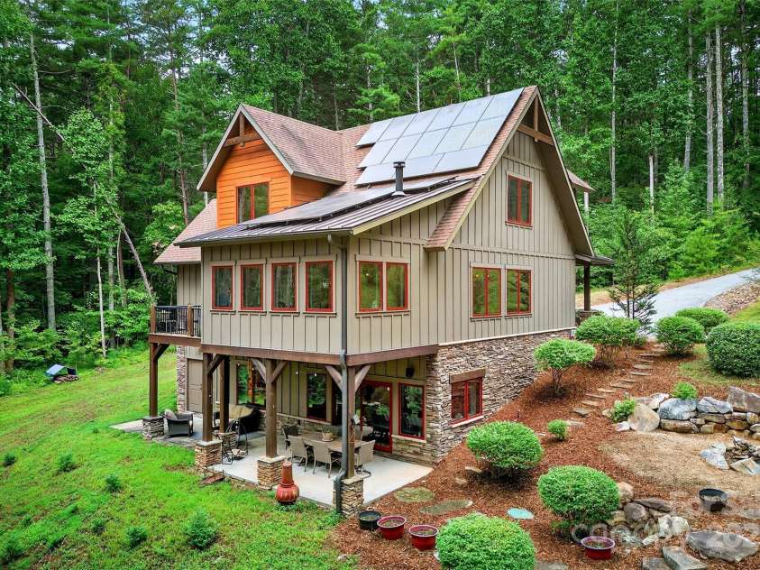 186 Fish Camp Drive, Nebo, NC 28761.  MLS# CAR4293027, YatesRealty ID 34040. 