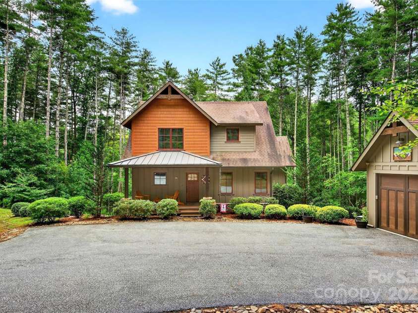 186 Fish Camp Drive, Nebo, NC 28761.  MLS# CAR4293027, YatesRealty ID 34040. 