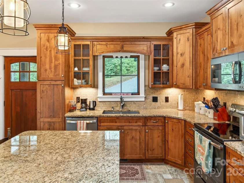 186 Fish Camp Drive, Nebo, NC 28761.  MLS# CAR4293027, YatesRealty ID 34040. 