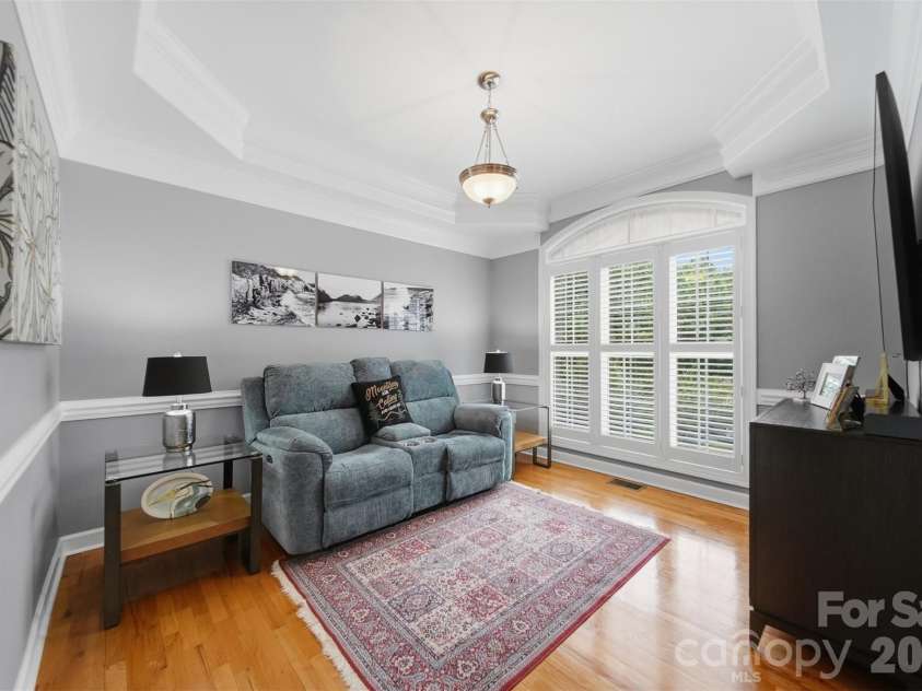 5780 Crown Terrace, Hickory, NC 28601.  MLS# CAR4389606, YatesRealty ID 34040. 