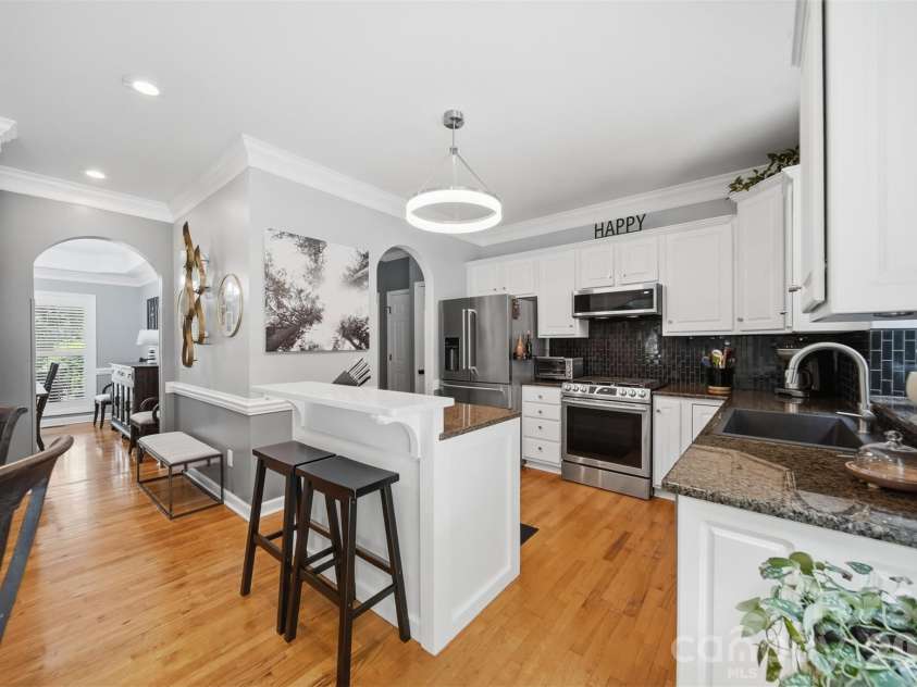 5780 Crown Terrace, Hickory, NC 28601.  MLS# CAR4389606, YatesRealty ID 34040. 