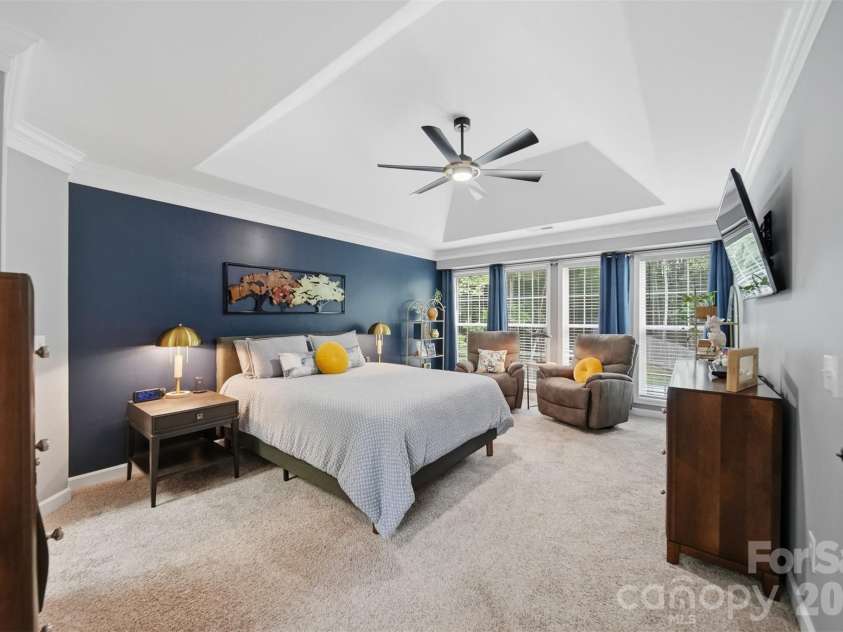 5780 Crown Terrace, Hickory, NC 28601.  MLS# CAR4389606, YatesRealty ID 34040. 