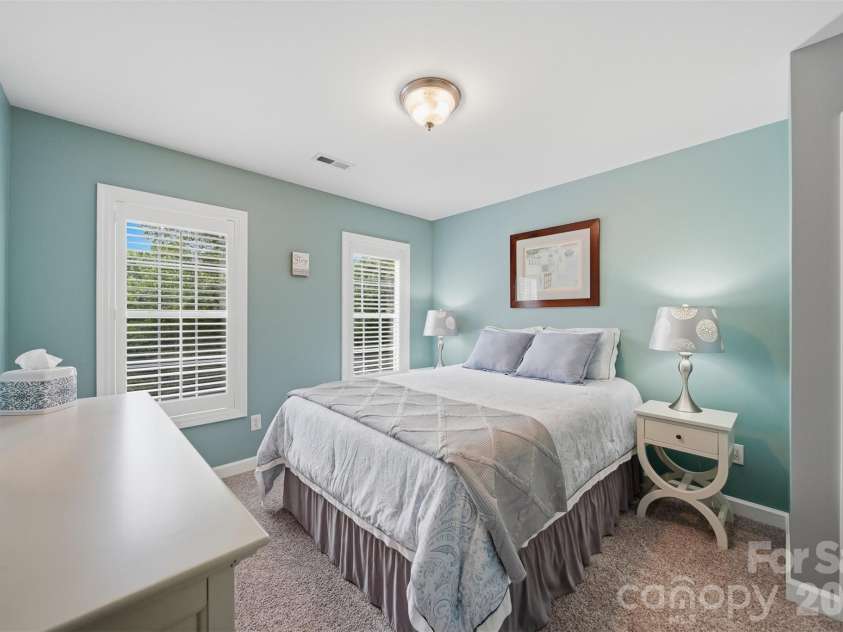 5780 Crown Terrace, Hickory, NC 28601.  MLS# CAR4389606, YatesRealty ID 34040. 