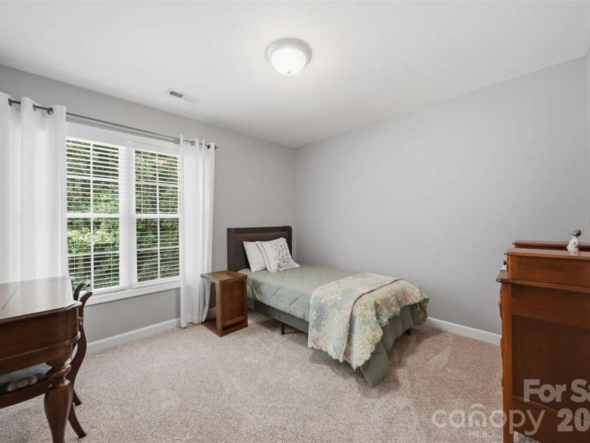 5780 Crown Terrace, Hickory, NC 28601.  MLS# CAR4389606, YatesRealty ID 34040. 
