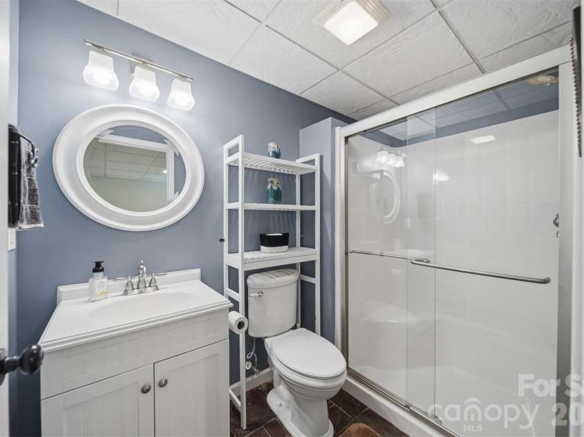 5780 Crown Terrace, Hickory, NC 28601.  MLS# CAR4389606, YatesRealty ID 34040. 
