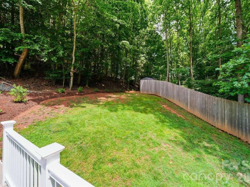 5780 Crown Terrace, Hickory, NC 28601.  MLS# CAR4389606, YatesRealty ID 34040. 