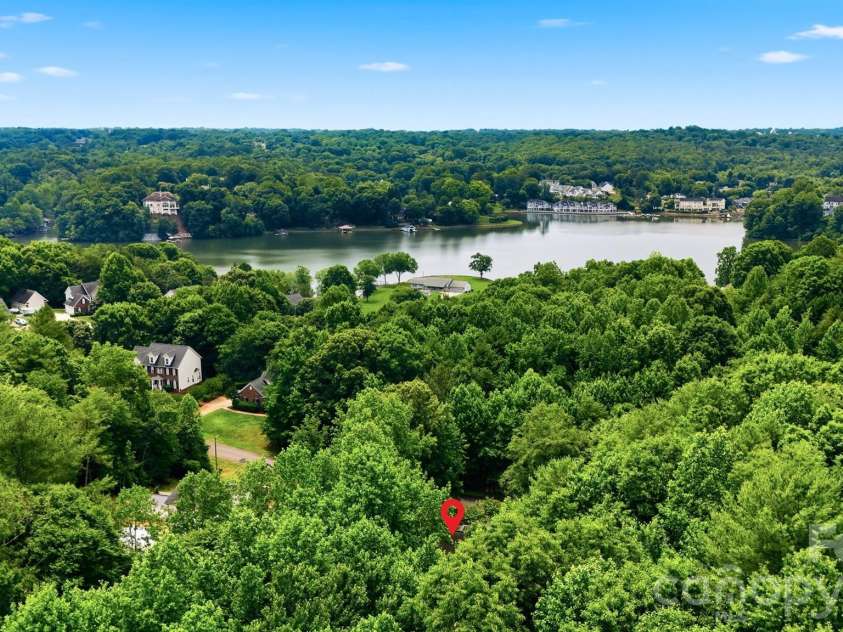 5780 Crown Terrace, Hickory, NC 28601.  MLS# CAR4389606, YatesRealty ID 34040. 