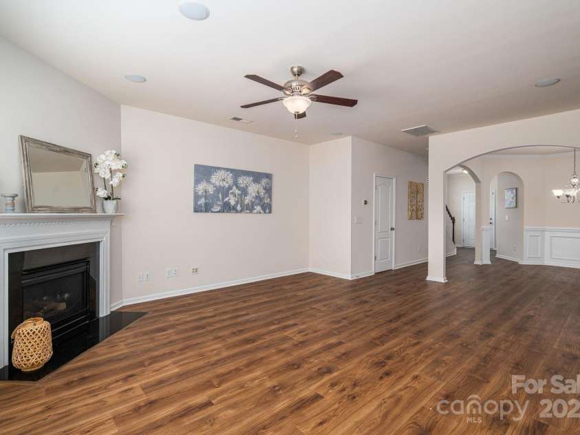 6012 Thorburn Way, Belmont, NC 28012.  MLS# CAR4281894, YatesRealty ID 34041. 