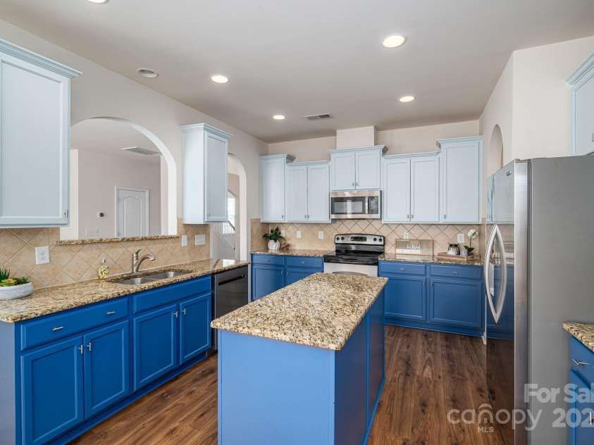 6012 Thorburn Way, Belmont, NC 28012.  MLS# CAR4281894, YatesRealty ID 34041. 