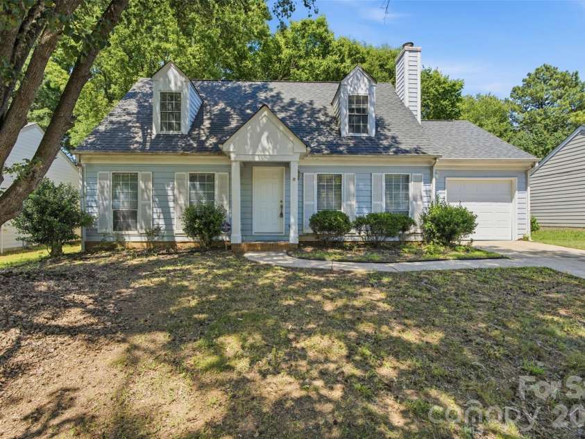 8345 Houndstooth Drive, Charlotte, NC 28227.  MLS# CAR4396251, YatesRealty ID 34042. 