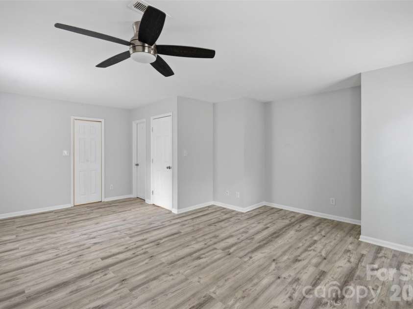 8345 Houndstooth Drive, Charlotte, NC 28227.  MLS# CAR4396251, YatesRealty ID 34042. 