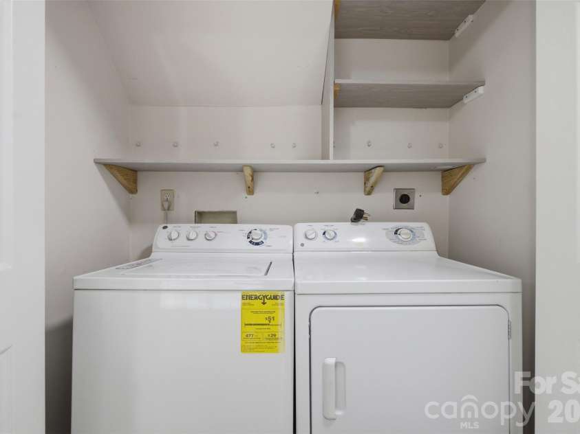 8345 Houndstooth Drive, Charlotte, NC 28227.  MLS# CAR4396251, YatesRealty ID 34042. 