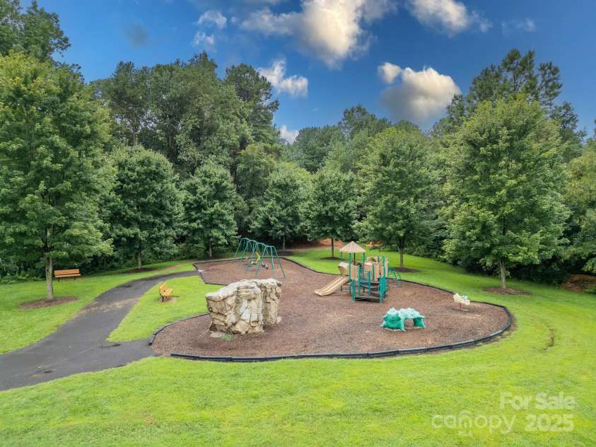 9545 Glenashley Drive, Cornelius, NC 28031.  MLS# CAR4290024, YatesRealty ID 34042. 