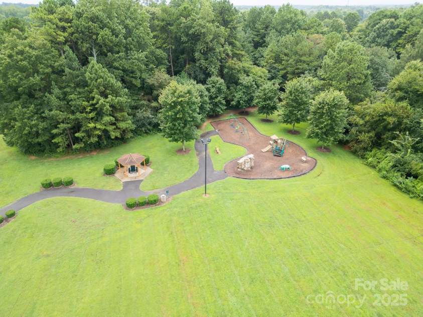 9545 Glenashley Drive, Cornelius, NC 28031.  MLS# CAR4290024, YatesRealty ID 34042. 