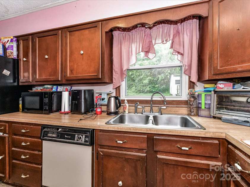 1408 Meadow Avenue, Kannapolis, NC 28083.  MLS# CAR4294297, YatesRealty ID 34045. 