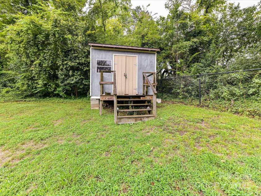 1408 Meadow Avenue, Kannapolis, NC 28083.  MLS# CAR4294297, YatesRealty ID 34045. 