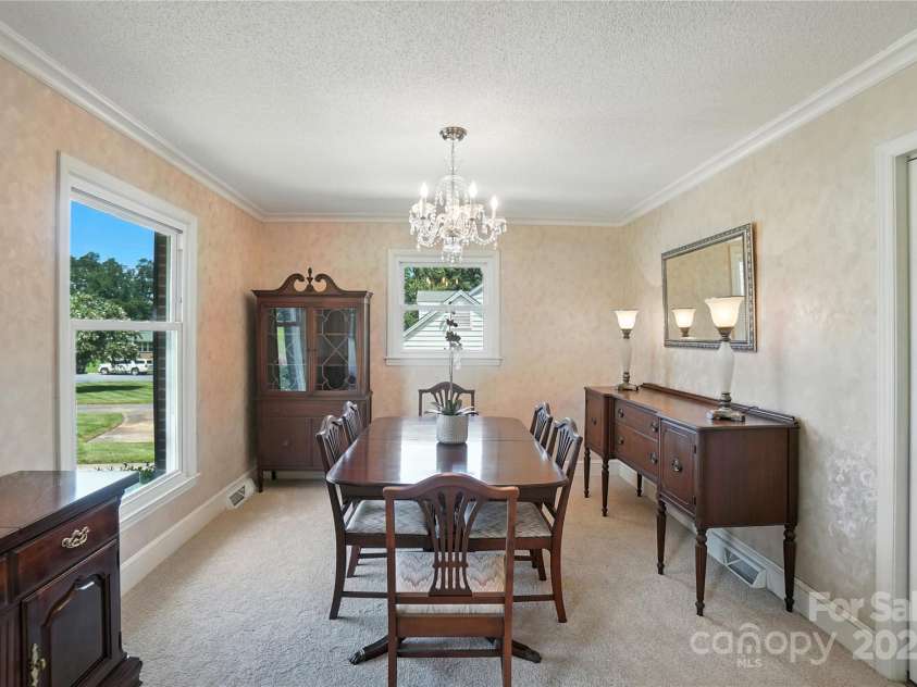 2111 Linalda Court, Charlotte, NC 28214.  MLS# CAR4289878, YatesRealty ID 34046. 