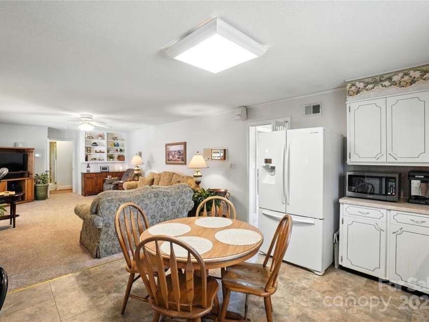 2111 Linalda Court, Charlotte, NC 28214.  MLS# CAR4289878, YatesRealty ID 34046. 