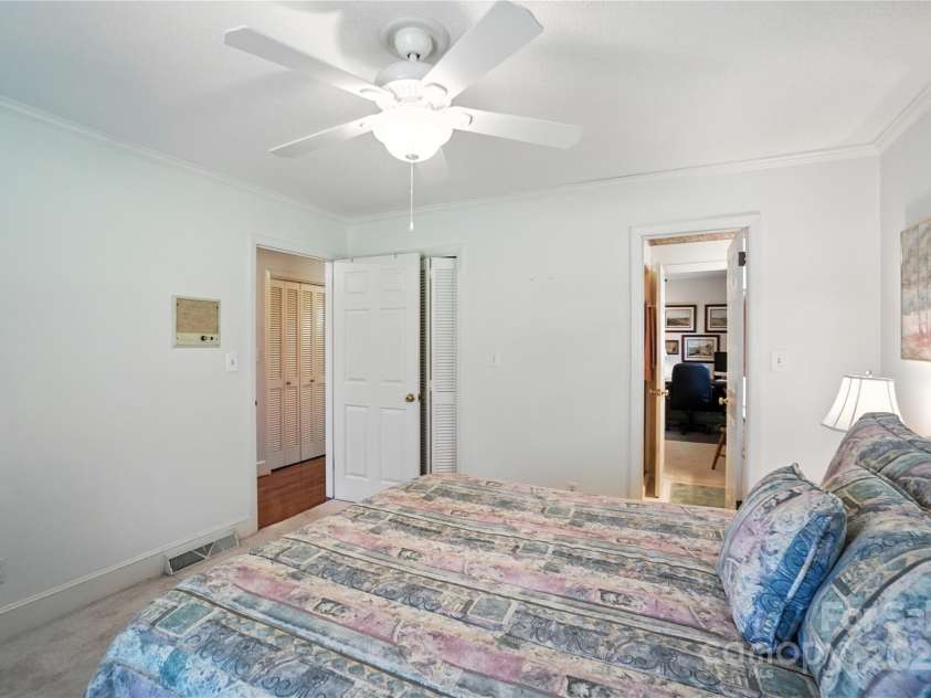 2111 Linalda Court, Charlotte, NC 28214.  MLS# CAR4289878, YatesRealty ID 34046. 