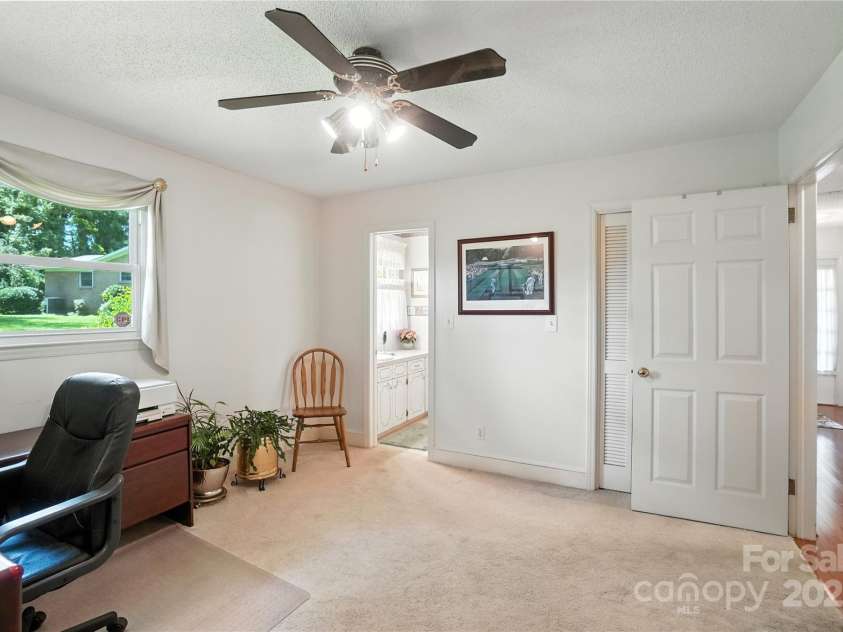 2111 Linalda Court, Charlotte, NC 28214.  MLS# CAR4289878, YatesRealty ID 34046. 