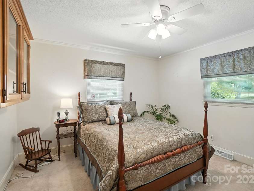 2111 Linalda Court, Charlotte, NC 28214.  MLS# CAR4289878, YatesRealty ID 34046. 