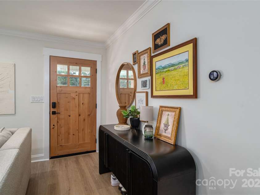 3116 Sunset Road, Charlotte, NC 28216.  MLS# CAR4287653, YatesRealty ID 34047. 