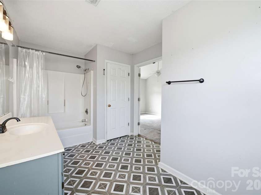 4705 Ceria Drive, Monroe, NC 28112.  MLS# CAR4398109, YatesRealty ID 34048. Primary Full Bath