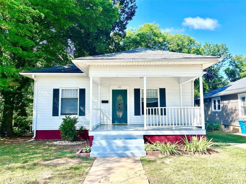 205 Elm Street, Salisbury, NC 28144.  MLS# CAR4398689, YatesRealty ID 34049. 