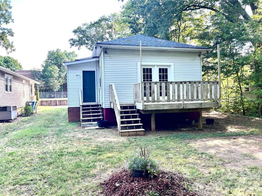 205 Elm Street, Salisbury, NC 28144.  MLS# CAR4398689, YatesRealty ID 34049. 