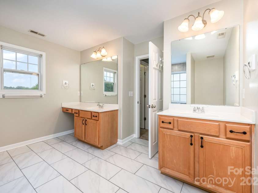 4368 Tucker Chase Drive, Midland, NC 28107.  MLS# CAR4288845, YatesRealty ID 34049. 