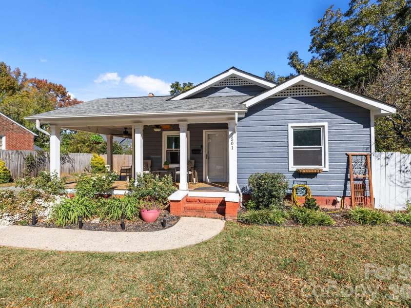 1501 Herrin Avenue, Charlotte, NC 28205.  MLS# CAR4318166, YatesRealty ID 3405. 