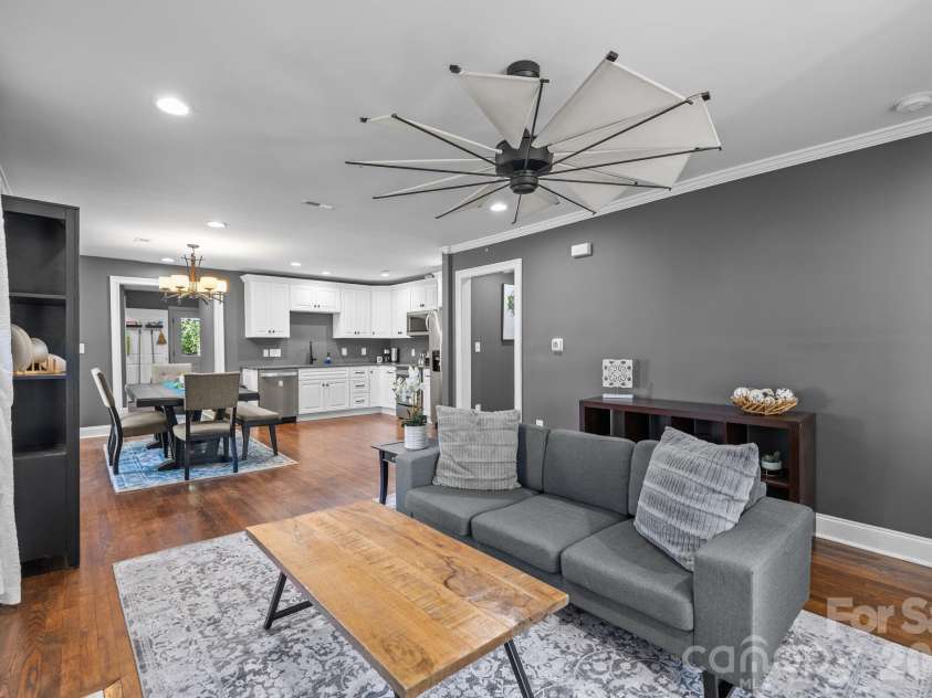 1501 Herrin Avenue, Charlotte, NC 28205.  MLS# CAR4318166, YatesRealty ID 3405. 