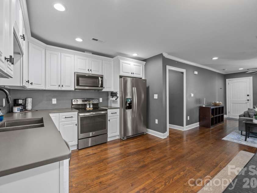 1501 Herrin Avenue, Charlotte, NC 28205.  MLS# CAR4318166, YatesRealty ID 3405. 