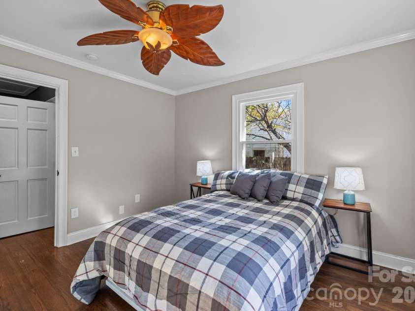 1501 Herrin Avenue, Charlotte, NC 28205.  MLS# CAR4318166, YatesRealty ID 3405. 