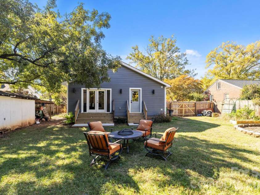1501 Herrin Avenue, Charlotte, NC 28205.  MLS# CAR4318166, YatesRealty ID 3405. 