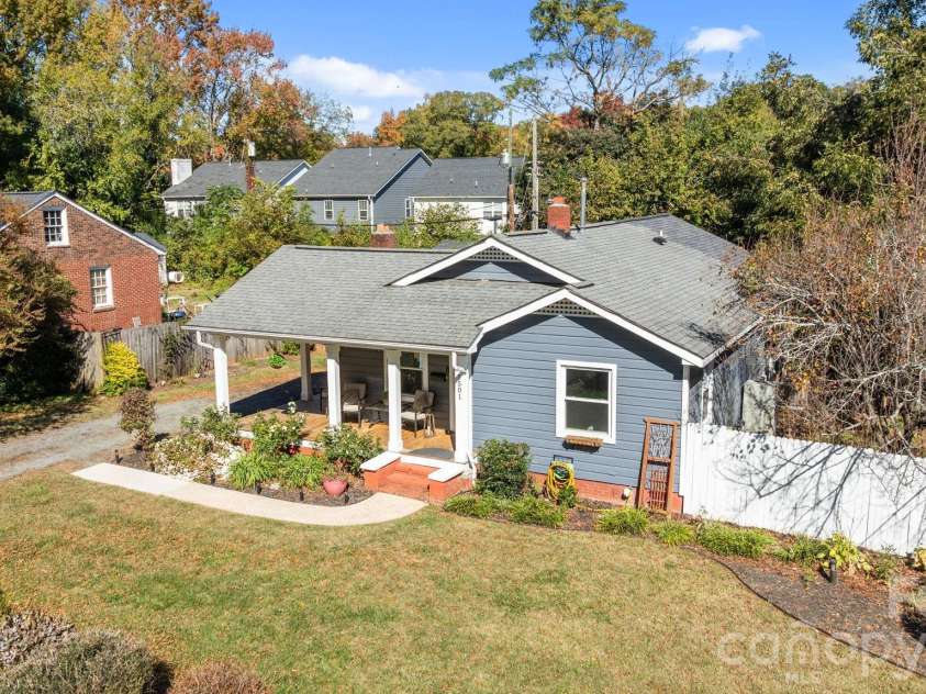 1501 Herrin Avenue, Charlotte, NC 28205.  MLS# CAR4318166, YatesRealty ID 3405. 
