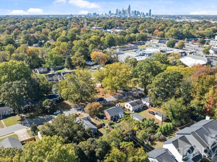 1501 Herrin Avenue, Charlotte, NC 28205.  MLS# CAR4318166, YatesRealty ID 3405. Beautiful City Scape!