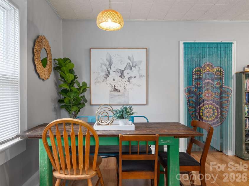 15 Craig Circle, Asheville, NC 28805.  MLS# CAR4395513, YatesRealty ID 34050. 