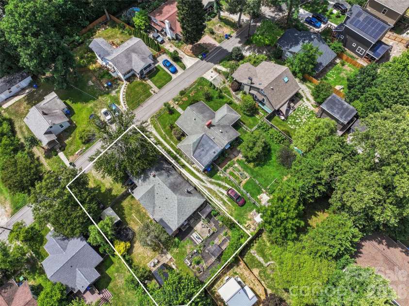 15 Craig Circle, Asheville, NC 28805.  MLS# CAR4395513, YatesRealty ID 34050. Aerial View