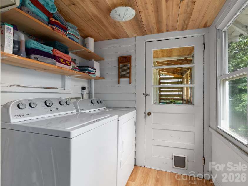 15 Craig Circle, Asheville, NC 28805.  MLS# CAR4395513, YatesRealty ID 34050. Convenient laundry room