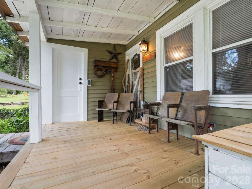 15 Craig Circle, Asheville, NC 28805.  MLS# CAR4395513, YatesRealty ID 34050. Cozy covered front porch