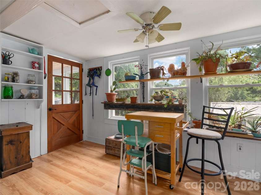 15 Craig Circle, Asheville, NC 28805.  MLS# CAR4395513, YatesRealty ID 34050. Sunny breakfast nook